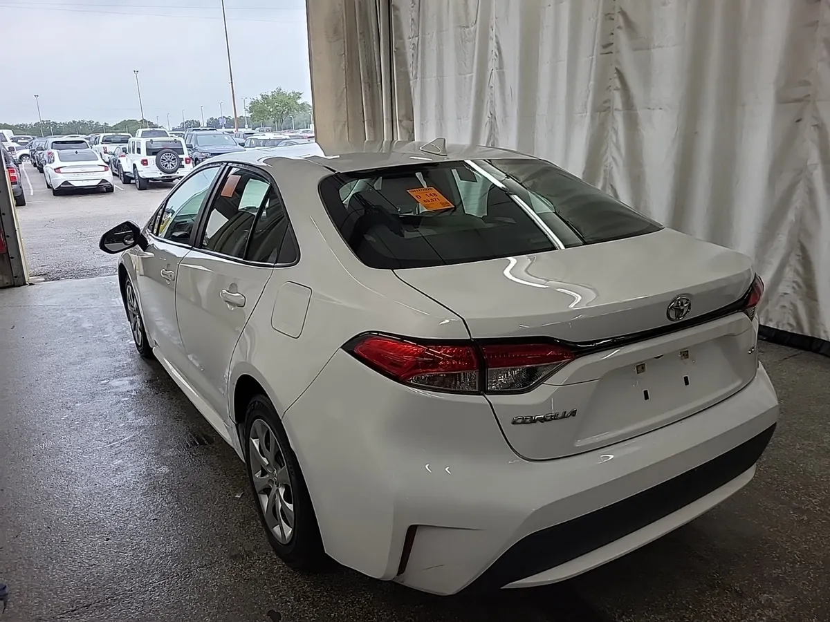 Used 2021 Toyota Corolla LE Sedan