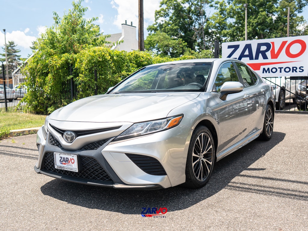Used 2018 Toyota Camry SE Sedan
