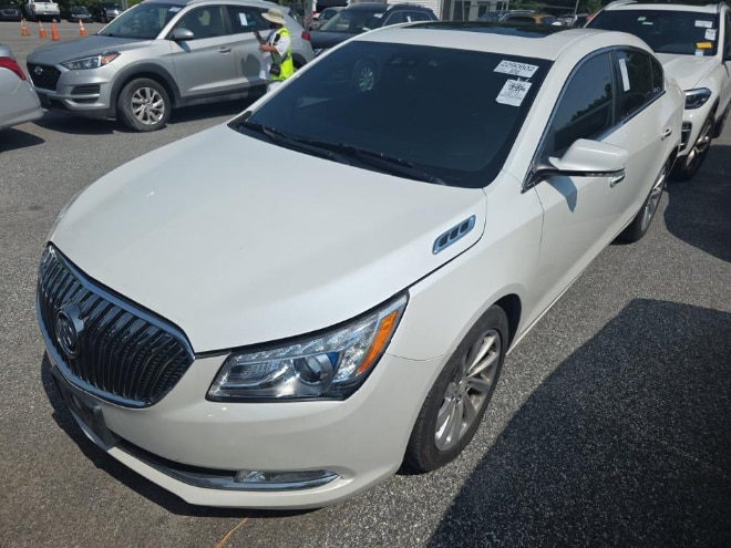 White 2016 Buick LaCrosse Sedan Front-Wheel Drive 6-Speed Automatic Overdrive