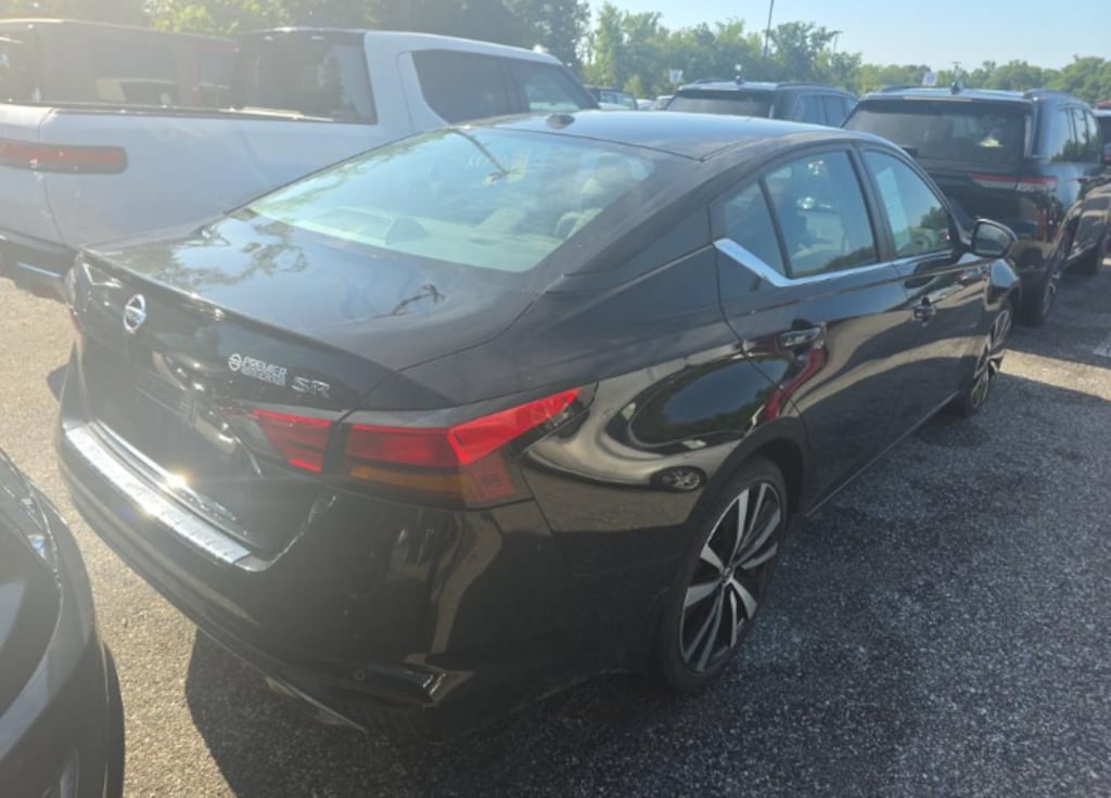 Used 2021 Nissan Altima 2.5 SR Sedan
