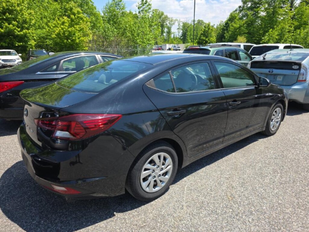 Used 2019 Hyundai Elantra SE Sedan