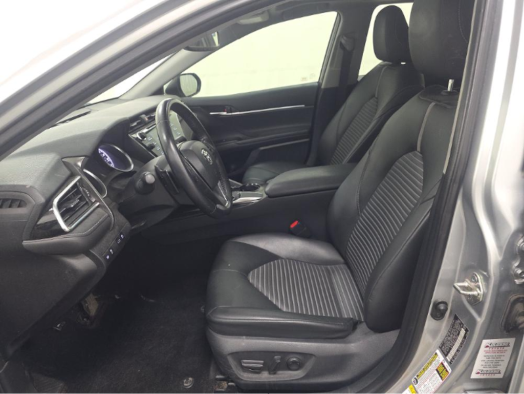 Used 2018 Toyota Camry SE Sedan