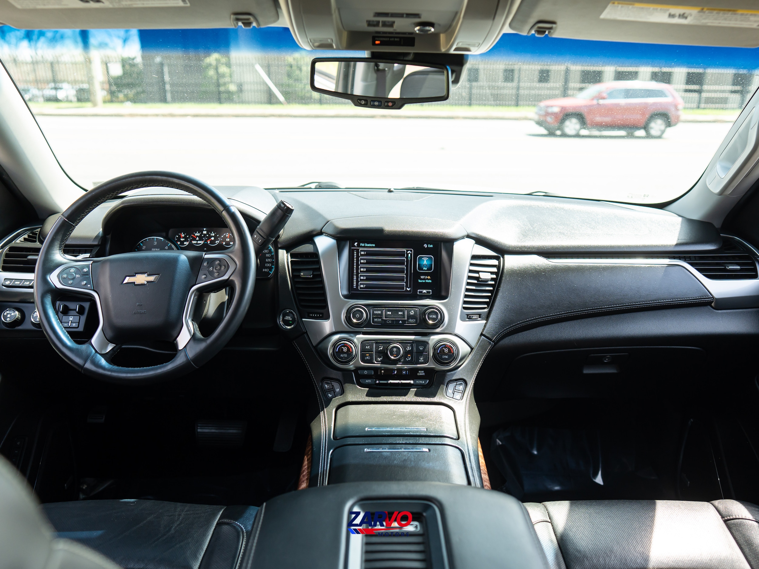 2017 Chevrolet Suburban Premier - Photo 14