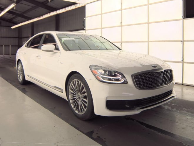 2019 Kia K900 Luxury V6's photo