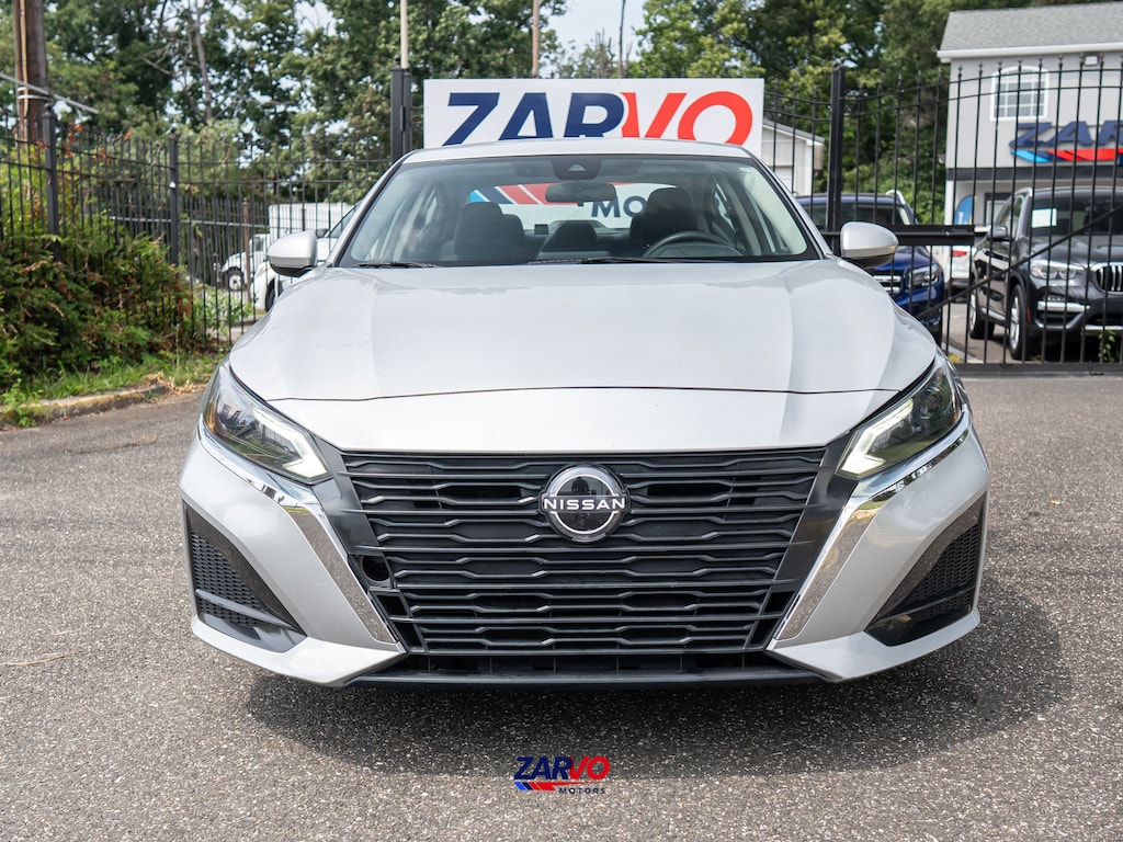 Used 2024 Nissan Altima 2.5 SV Sedan