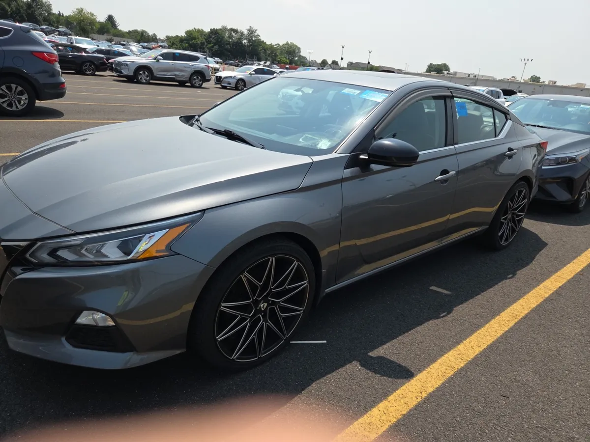 Used 2019 Nissan Altima 2.5 SR Sedan