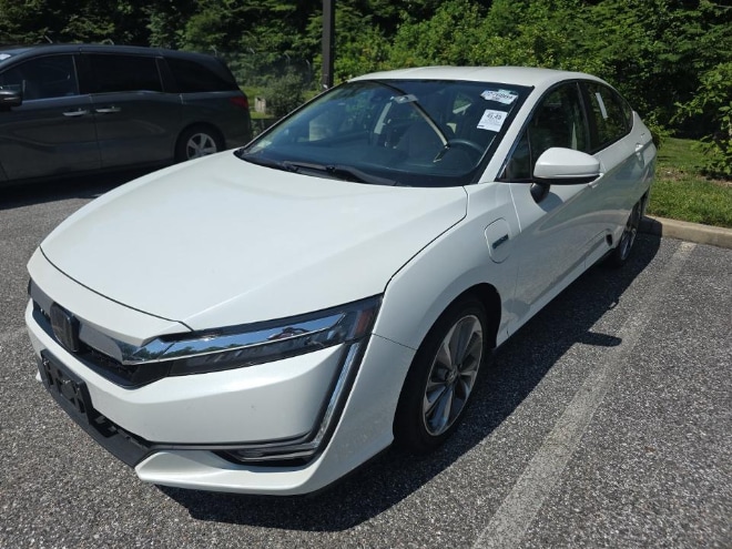 White 2021 Honda Clarity Hybrid Plug-In Sedan Front-Wheel Drive Continuously Variable Transmission