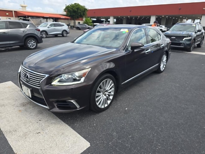 2015 Lexus LS 500's photo