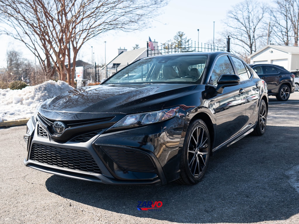 Used 2021 Toyota Camry SE Sedan