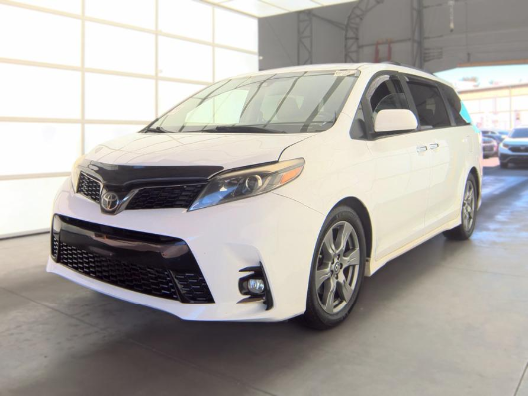 Used 2018 Toyota Sienna SE Van Passenger Van
