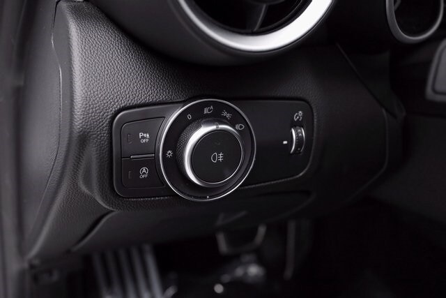 2022 Alfa Romeo Giulia Ti Veloce - Photo 24