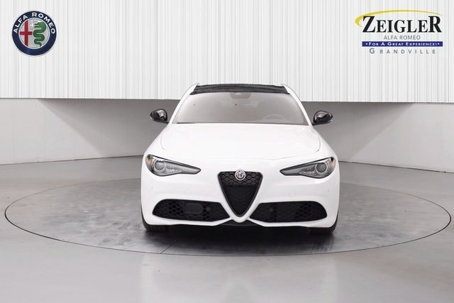 2022 Alfa Romeo Giulia Ti Veloce - Photo 8