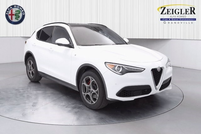 2022 Alfa Romeo Stelvio Ti's photo