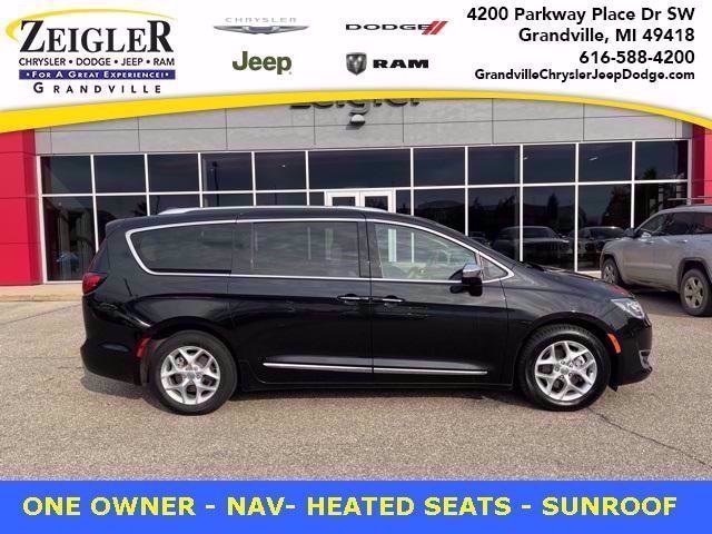 2020 Chrysler Pacifica Limited's photo