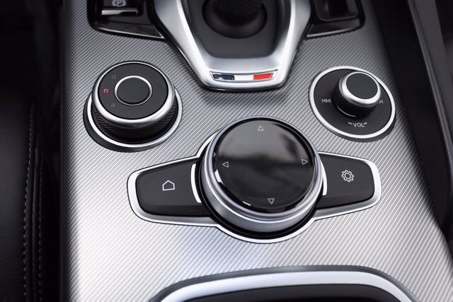 2022 Alfa Romeo Giulia Ti Veloce - Photo 28