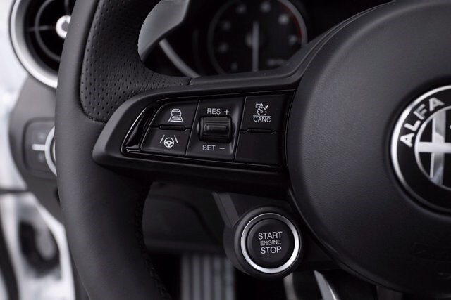 2022 Alfa Romeo Giulia Ti Veloce - Photo 25