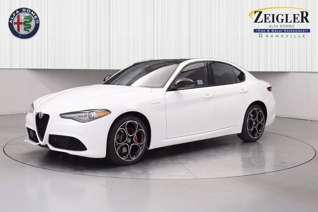 2022 Alfa Romeo Giulia Ti Veloce - Photo 7