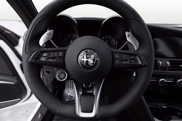 2022 Alfa Romeo Giulia Ti Veloce - Photo 26