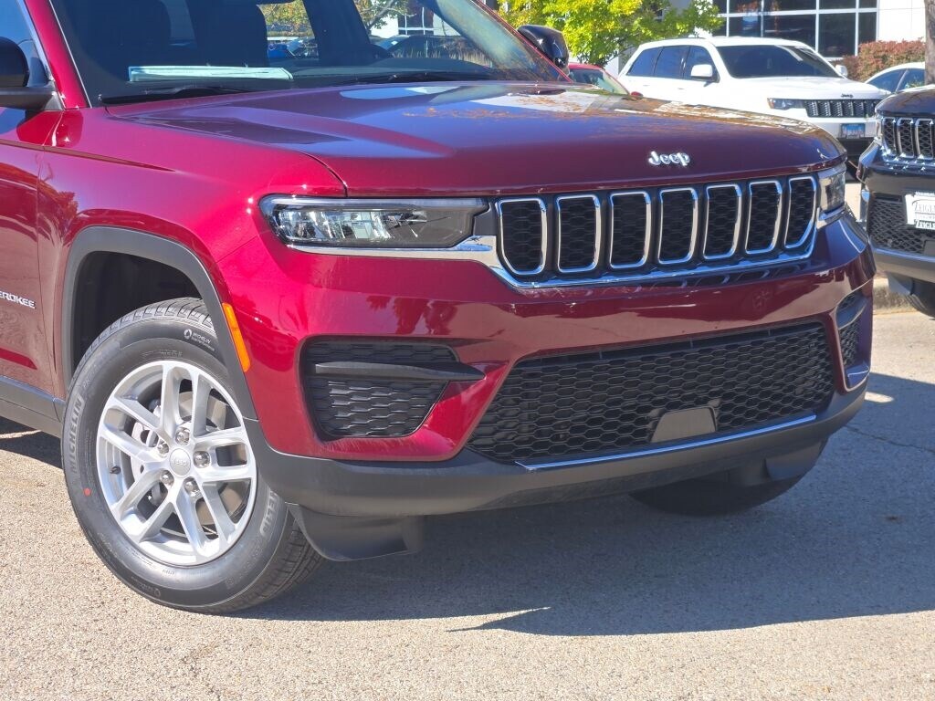 New 2025 Jeep Grand Cherokee Laredo SUV
