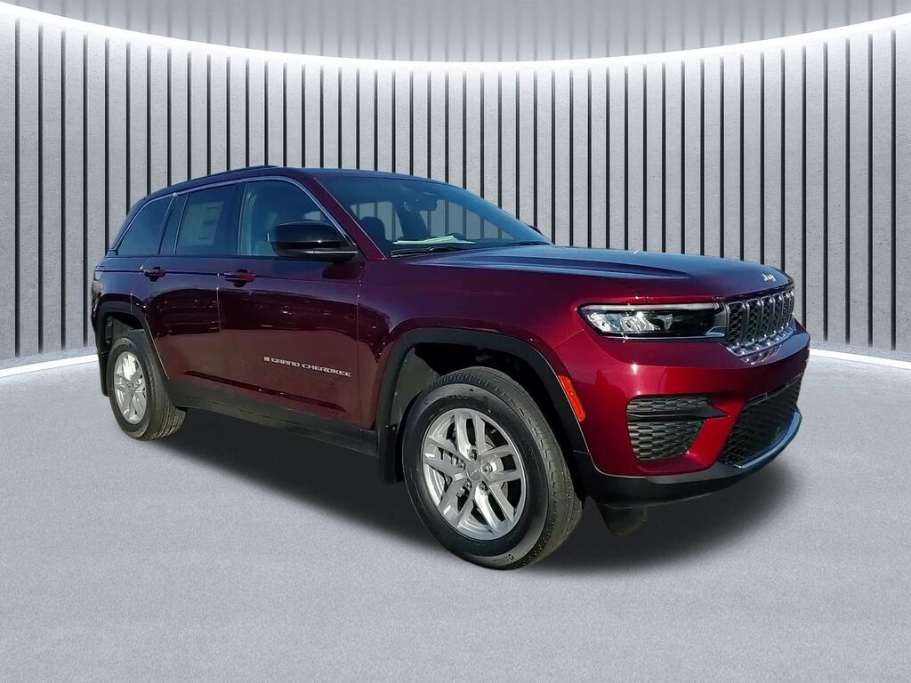 New 2025 Jeep Grand Cherokee Laredo SUV