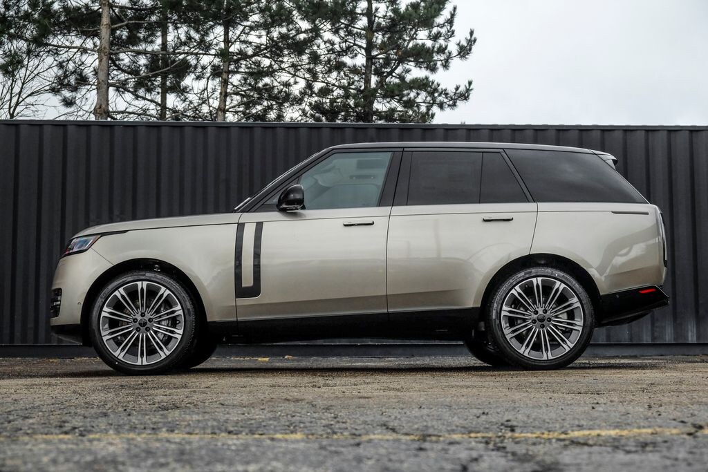 New 2026 Land Rover Range Rover P400 SE SUV