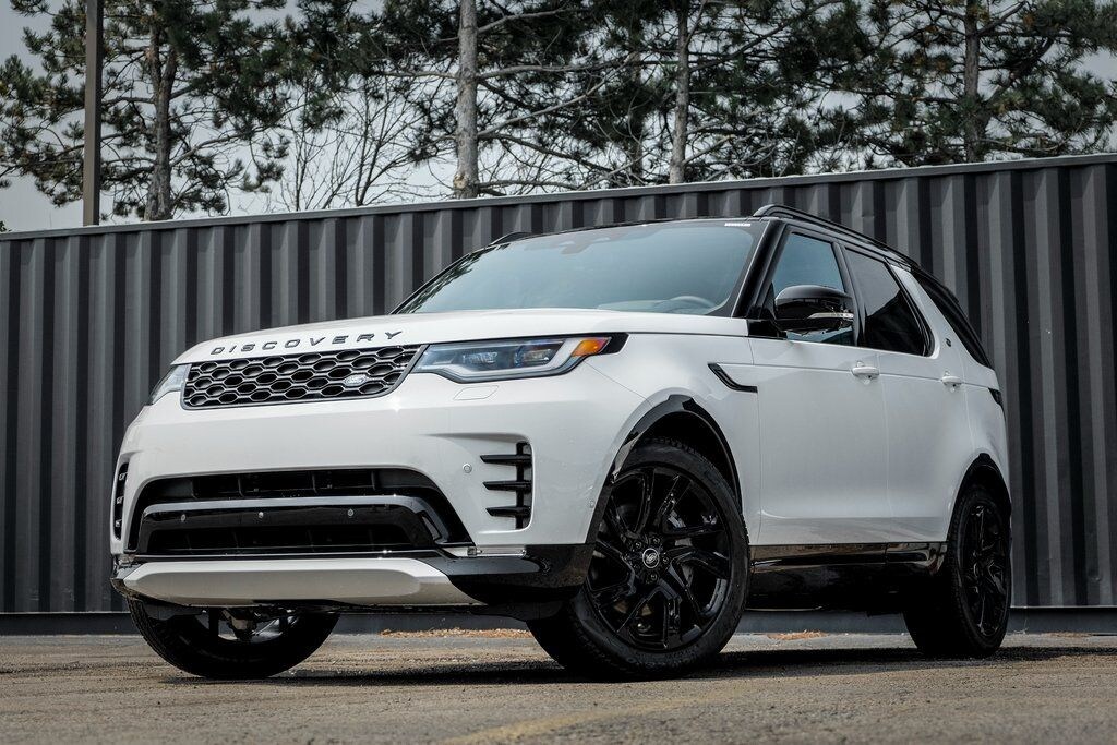 Certified 2025 Land Rover Discovery Dynamic SE SUV