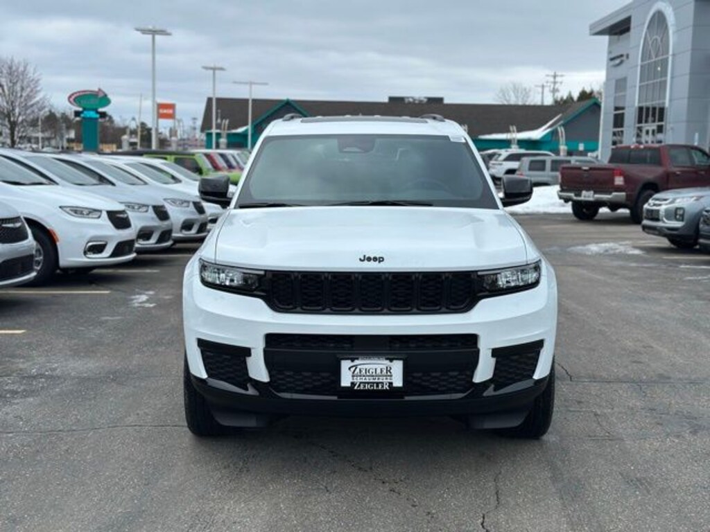 New 2025 Jeep Grand Cherokee L Laredo SUV