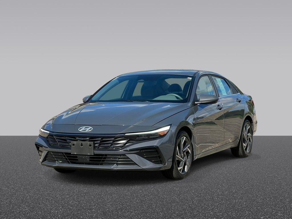 Used 2025 Hyundai Elantra SEL Convenience Sedan