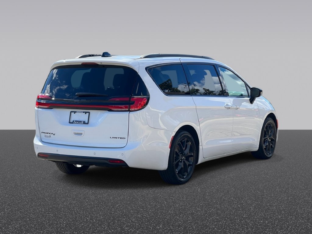 Certified 2025 Chrysler Pacifica Limited Minivan/Van
