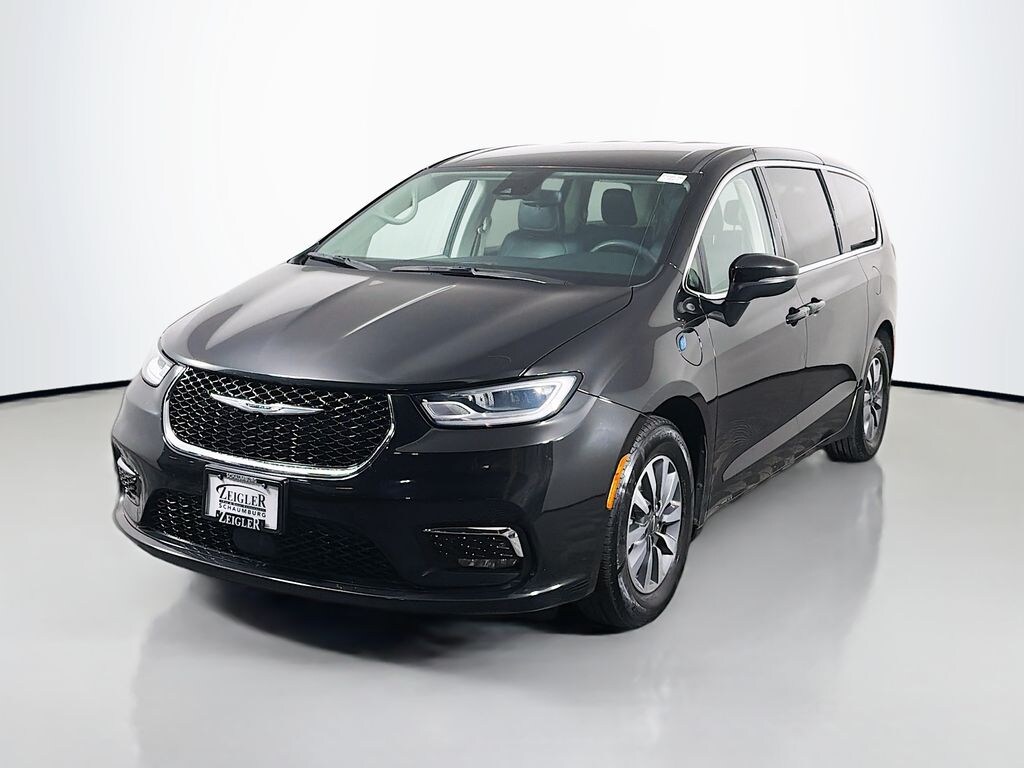Used 2023 Chrysler Pacifica Hybrid Touring L Minivan/Van