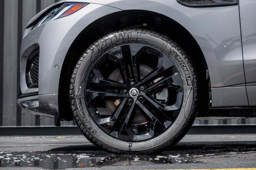 New 2026 Jaguar F-PACE P250 R-Dynamic S SUV