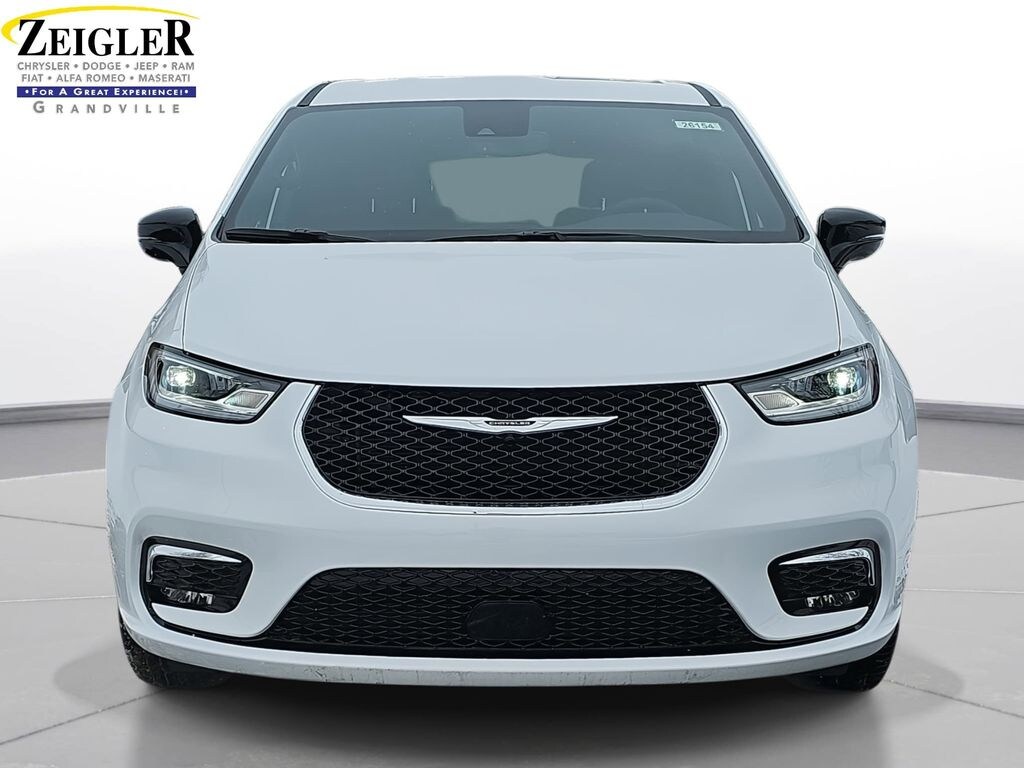 New 2026 Chrysler Pacifica Select Van Passenger Van