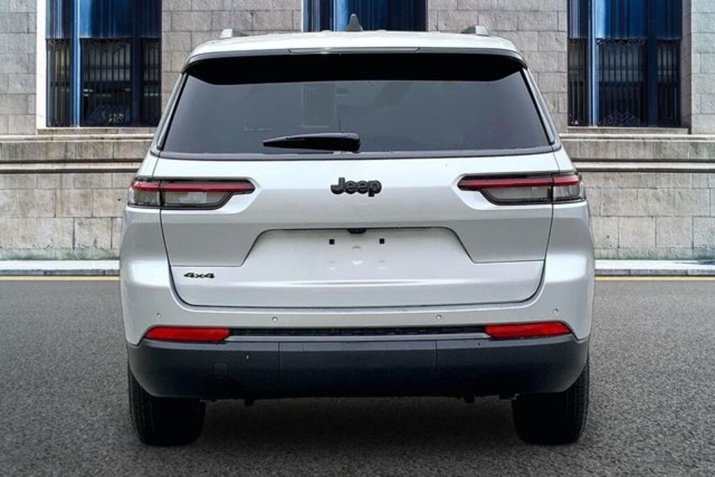 New 2026 Jeep Grand Cherokee L Laredo SUV
