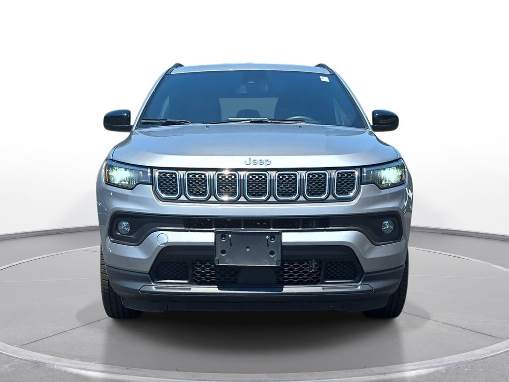 Used 2024 Jeep Compass Latitude SUV