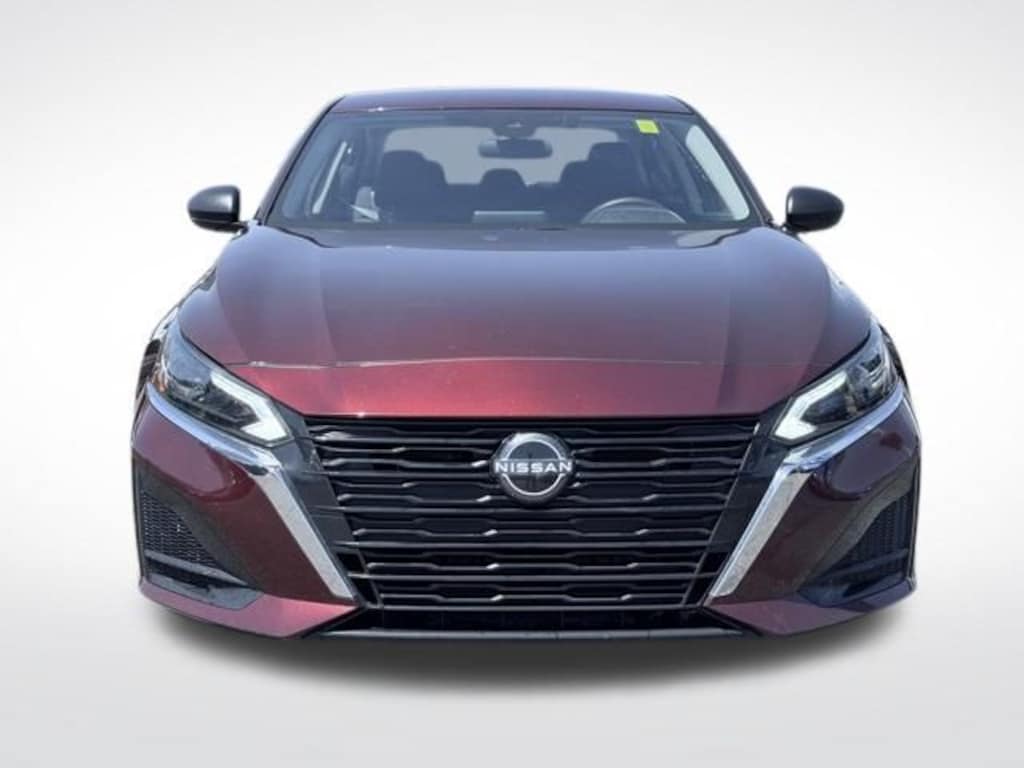 Used 2024 Nissan Altima 2.5 SV Sedan