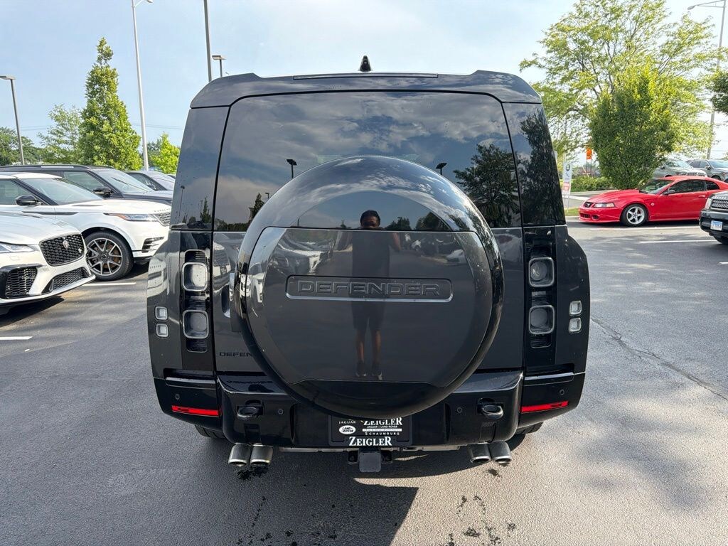 Used 2025 Land Rover Defender 130 V8 SUV