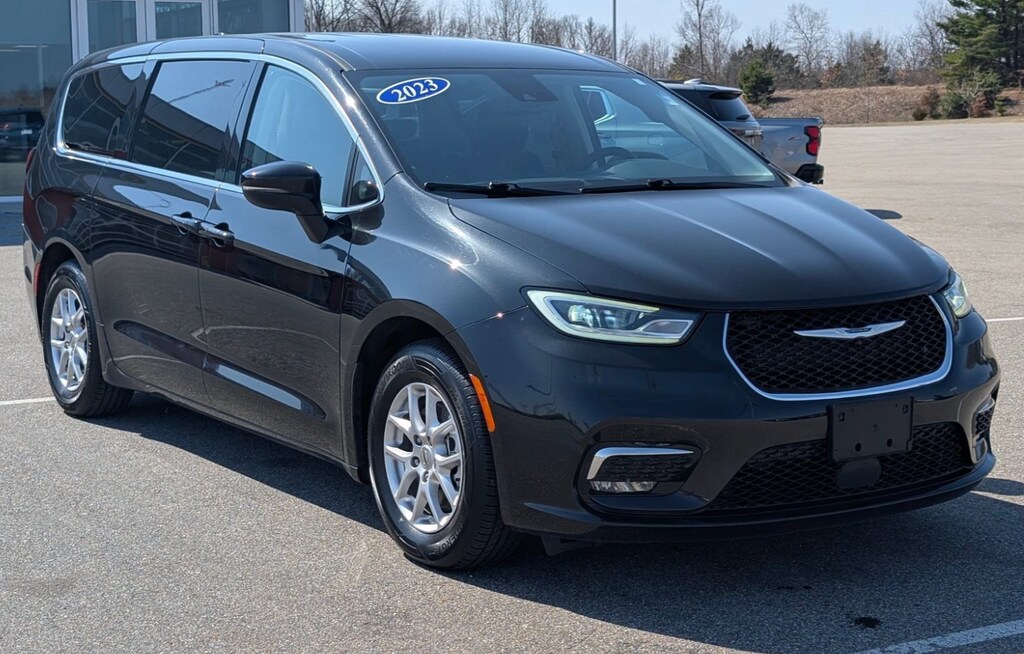 Certified 2023 Chrysler Pacifica Touring L Minivan/Van