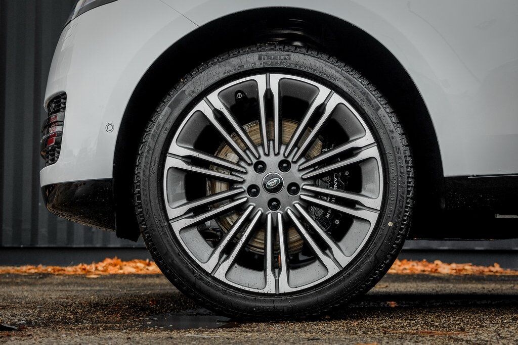 New 2025 Land Rover Range Rover P530 SE SUV