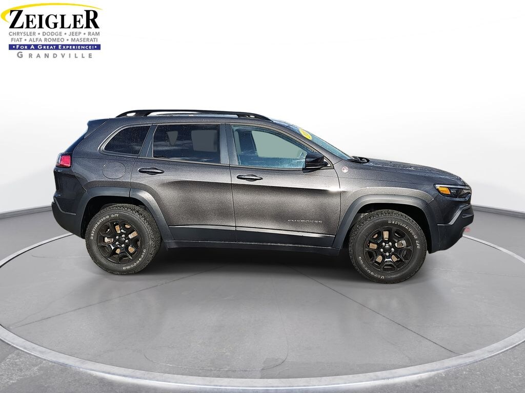 Used 2022 Jeep Cherokee Trailhawk SUV