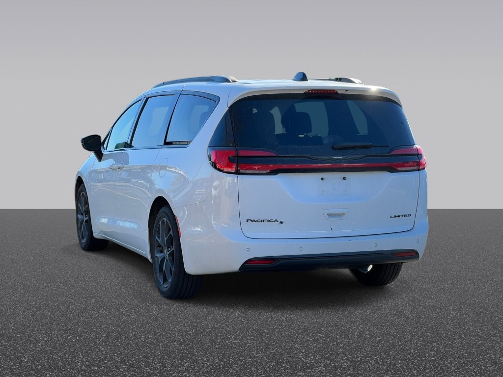 Certified 2025 Chrysler Pacifica Limited Minivan/Van