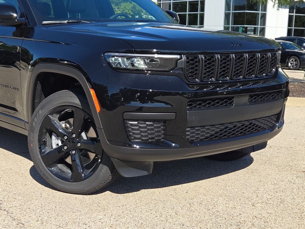 New 2025 Jeep Grand Cherokee L Laredo SUV