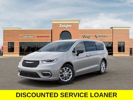 2026 Chrysler Pacifica Select Van Passenger Van