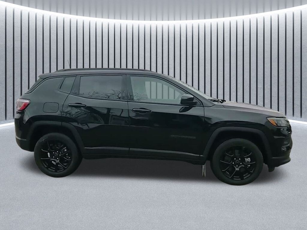 New 2026 Jeep Compass Latitude SUV