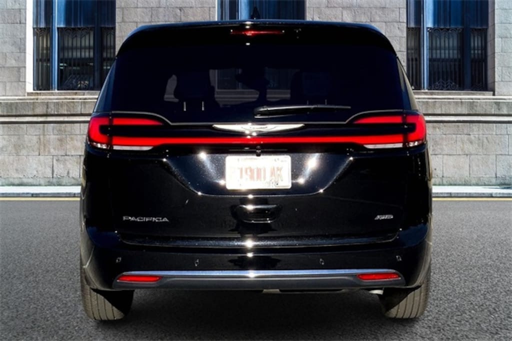 New 2026 Chrysler Pacifica Select Van Passenger Van