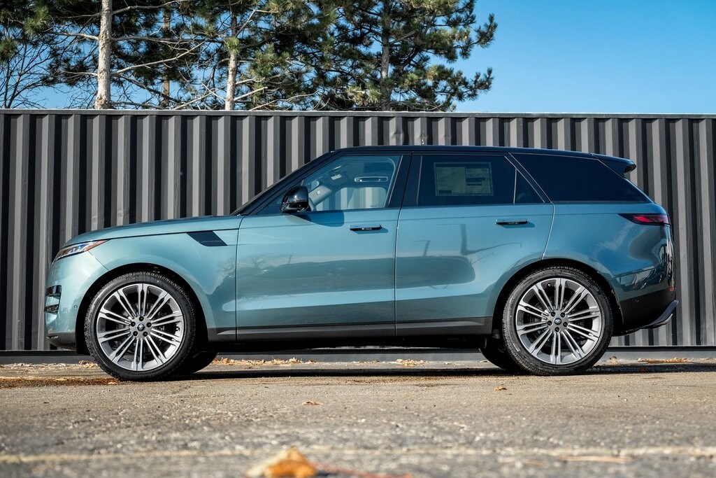 New 2025 Land Rover Range Rover Sport P360 SE SUV