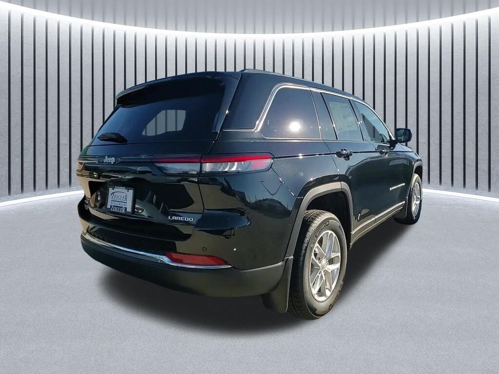 New 2025 Jeep Grand Cherokee Laredo SUV