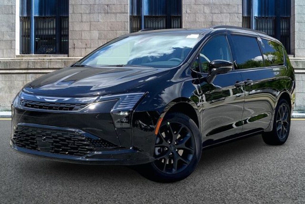 New 2027 Chrysler Pacifica Limited Van Passenger Van