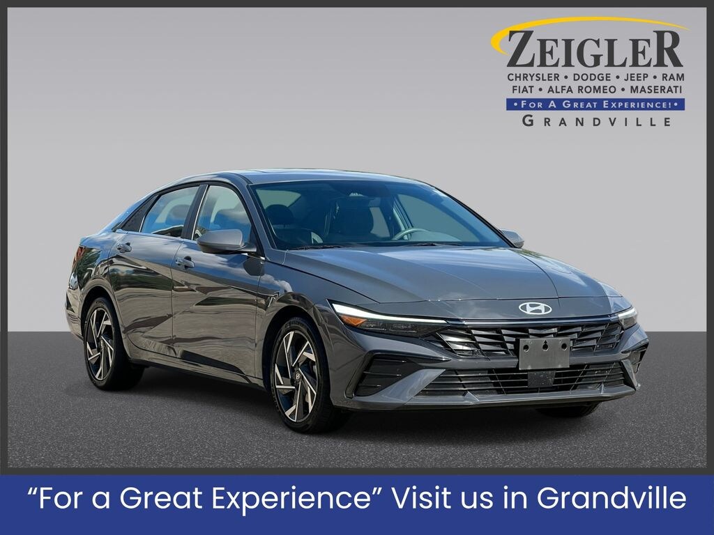 Used 2025 Hyundai Elantra SEL Convenience Sedan
