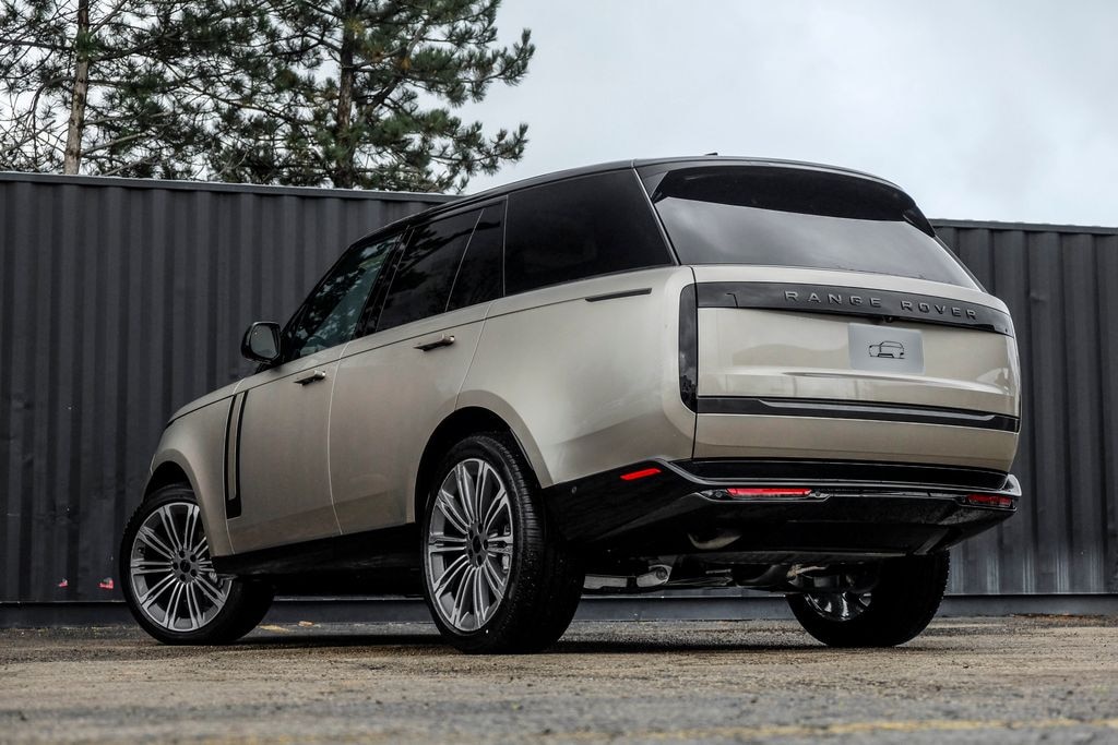 New 2026 Land Rover Range Rover P400 SE SUV