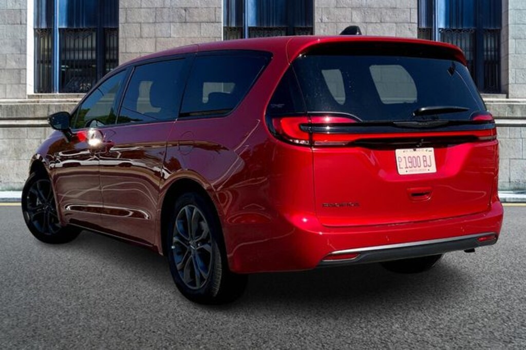 New 2026 Chrysler Pacifica Select Van Passenger Van